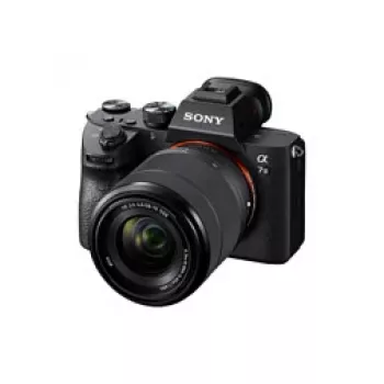 Sony α 7 III + 28–70 mm MILC 24,2 MP CMOS 6000 x 4000 pikseliä musta