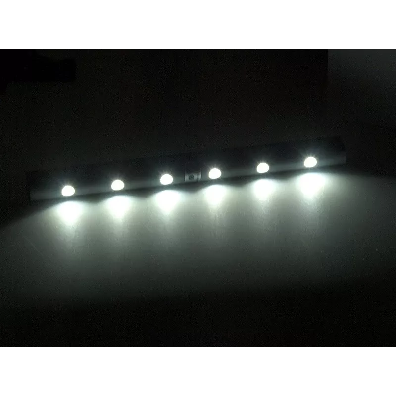 Maclean MCE123 LED-alasvalo liiketunnistimella