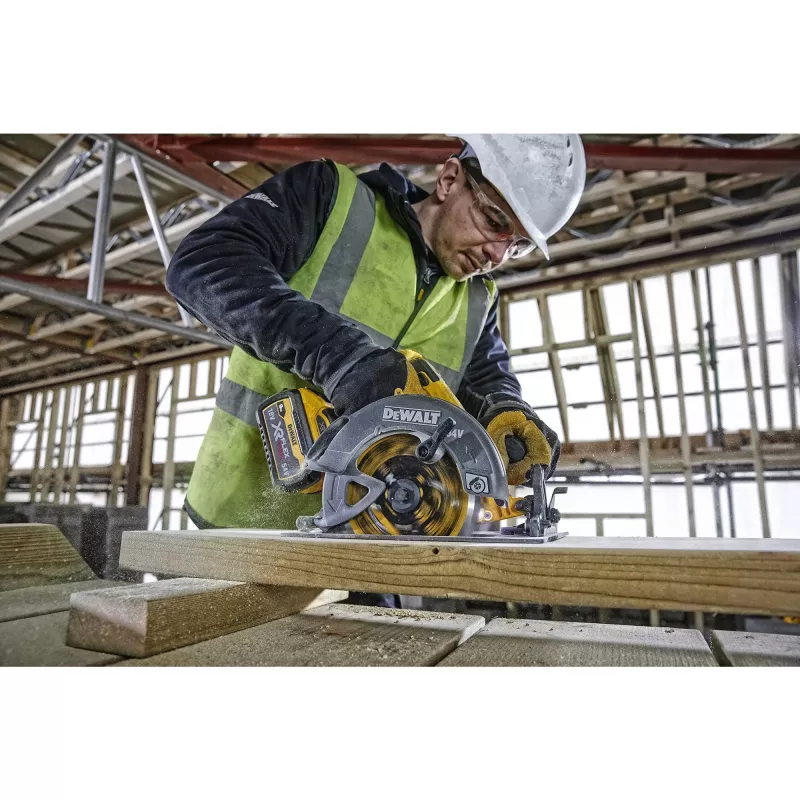 Akkukäyttöinen käsipyörösaha DeWalt DCS578NT — langaton käsipyörösaha, 1 kpl