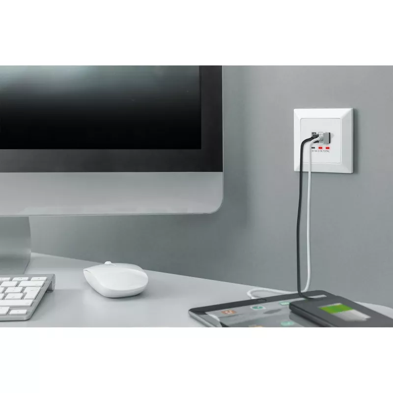 DIGITUS DA-70618 - USB-lähtö - USB, USB Type C - 2 USB-liitäntää, 1 USB-C-liitäntä - 3,1 A - RAL 9003, signaalivalkoinen
