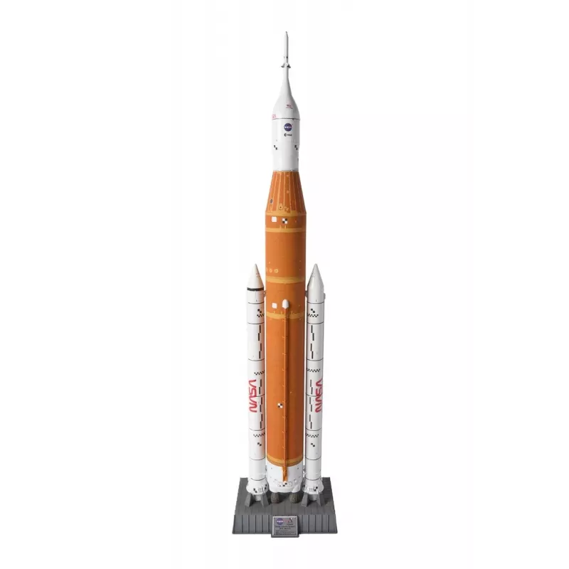 Muovipienoismalli Artemis Space Launch System