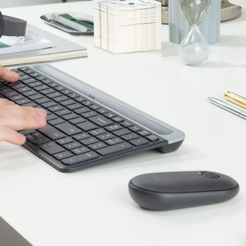 Näppäimistö-hiiri-sarja Logitech MK470 ohut Combo