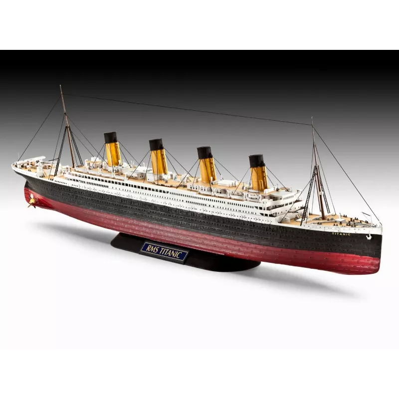 Revell 1/700 mittakaava RMS Titanic -mallisarja