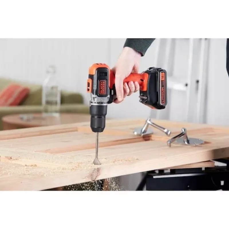 BLACK & DECKER | Akkuporakone/ruuvinväännin 2,0 Ah / 4,0 Ah akulla | BCD003MEM2K-QW | 18 V | 2,0/4,0 Ah | litium