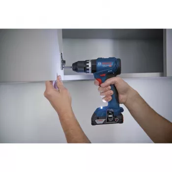 Bosch GSB 18 V -akkuporakone — 18 V, 4 Ah Li-Ion, 45 N·m, 500/1900 kierr./min, 35 mm puu, 10 mm teräs, 2 akkua, laturi, laukku