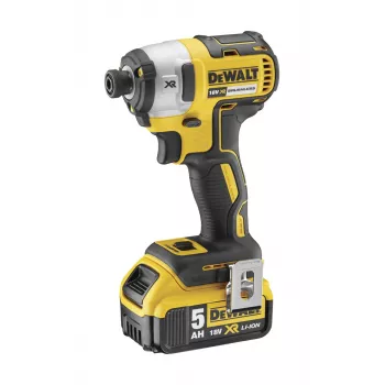 Iskuruuvinväännin DeWALT DCF887P2-QW 1/4 tuuman istukka, 18V Li‑Ion 5Ah, 205 N·m, 3250 RPM, 2 akkua, laturi, laukku