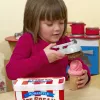 Melissa & Doug Scoop & Stack jäätelösarja leikkikeittiöön