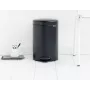 Brabantia 113741 roskis 12 l pyöreä musta (11 37 41)