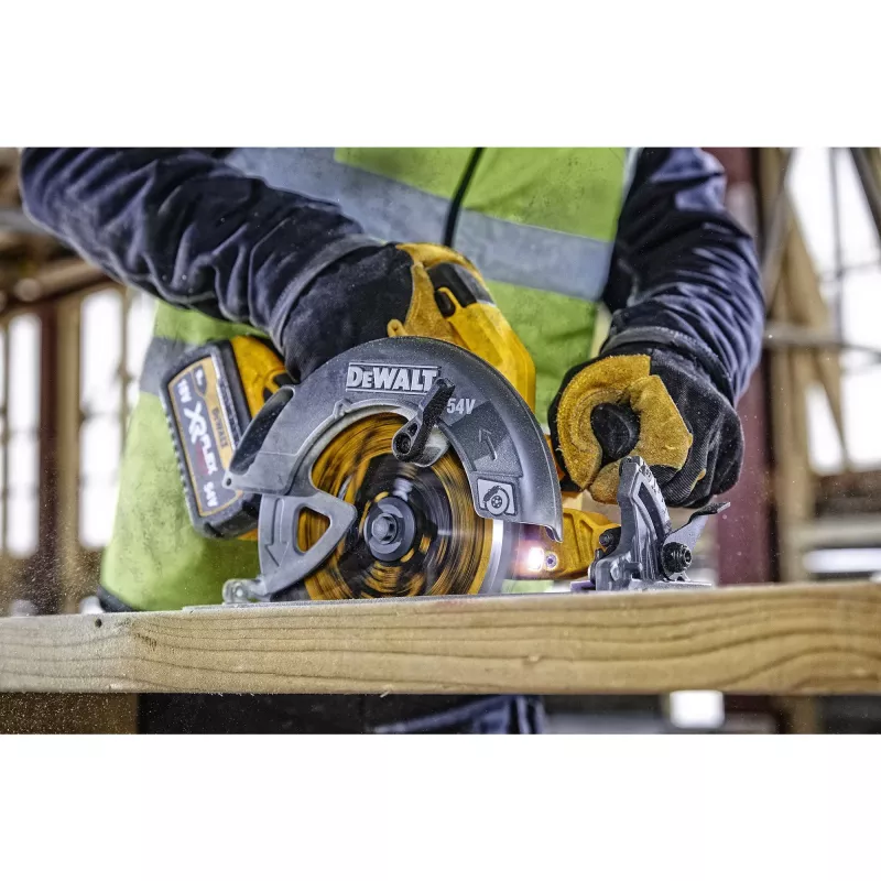Akkukäyttöinen käsipyörösaha DeWalt DCS578NT — langaton käsipyörösaha, 1 kpl