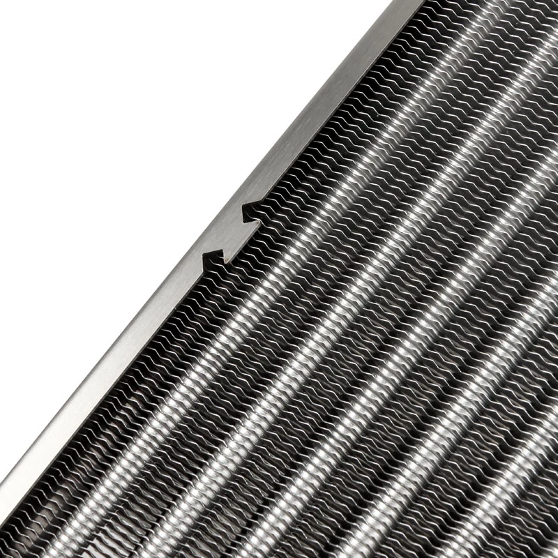 Jäähdytysblokki Aqua-Computer 33705 — alumiini/kupari/ruostumaton teräs, 320×140×40 mm, harmaa/hopea