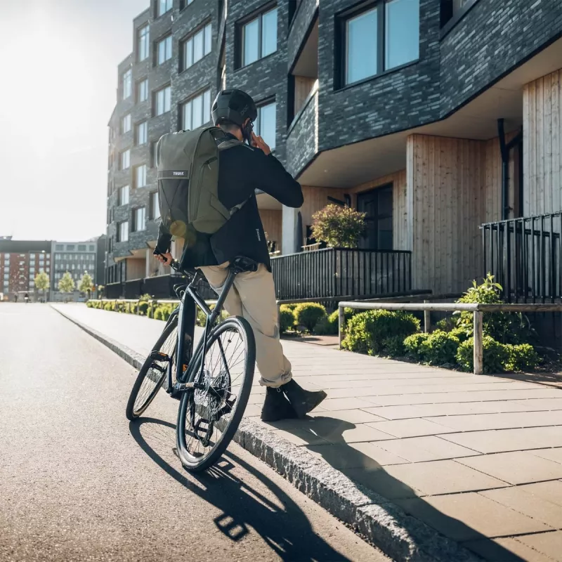 Thule 5234 Paramount Bike Commute reppu 20L Nutria