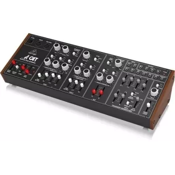 Analoginen syntetisaattori Behringer CAT 37 kosketinta monofoninen — 37 koskettimen monofoninen analogisyntetisaattori