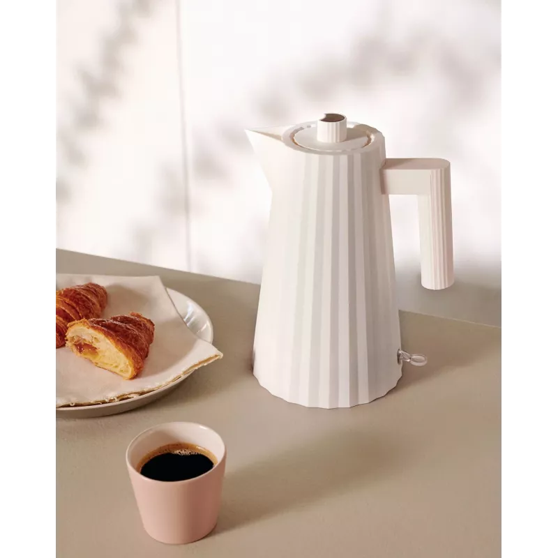 Alessi MDL06 B laskostettu vedenkeitin, musta, euro-pistoke