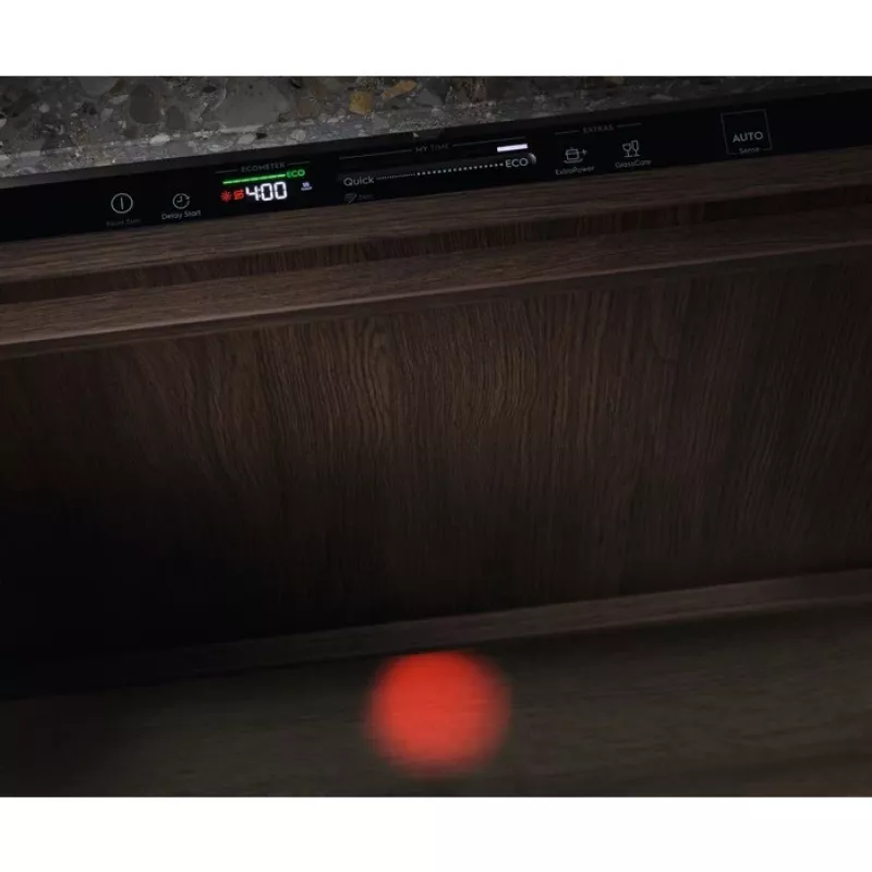 ELECTROLUX EEC767310L ComfortLift kalusteisiin asennettava astianpesukone