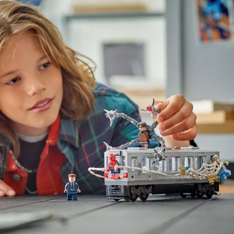 LEGO Marvel Super Heroes 76321 Spider-Man Doc Ock Subway Showdown rakennuslelu, 393 osaa, 4 minihahmoa, ikä 9+
