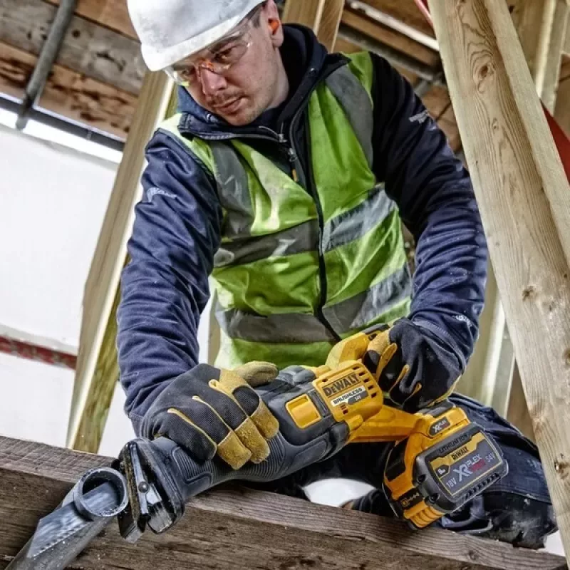 DeWALT DCS389X2-QW puukkosaha 3000 iskua/min musta, keltainen