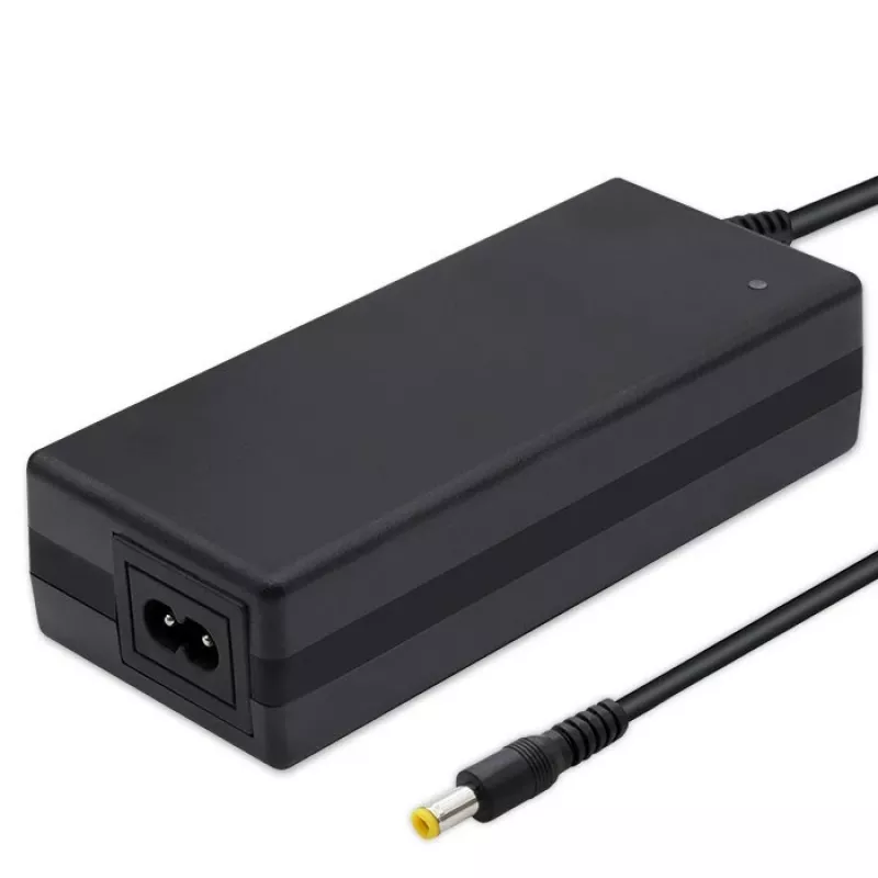Qoltec 50761 sähköpyörän akkulaturi 36V | 42V | 2A | 5,5*2,5