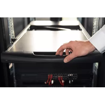 Digitus KVM-konsoli 19 tuumaa LCD 8-porttinen VGA US-näppäimistö