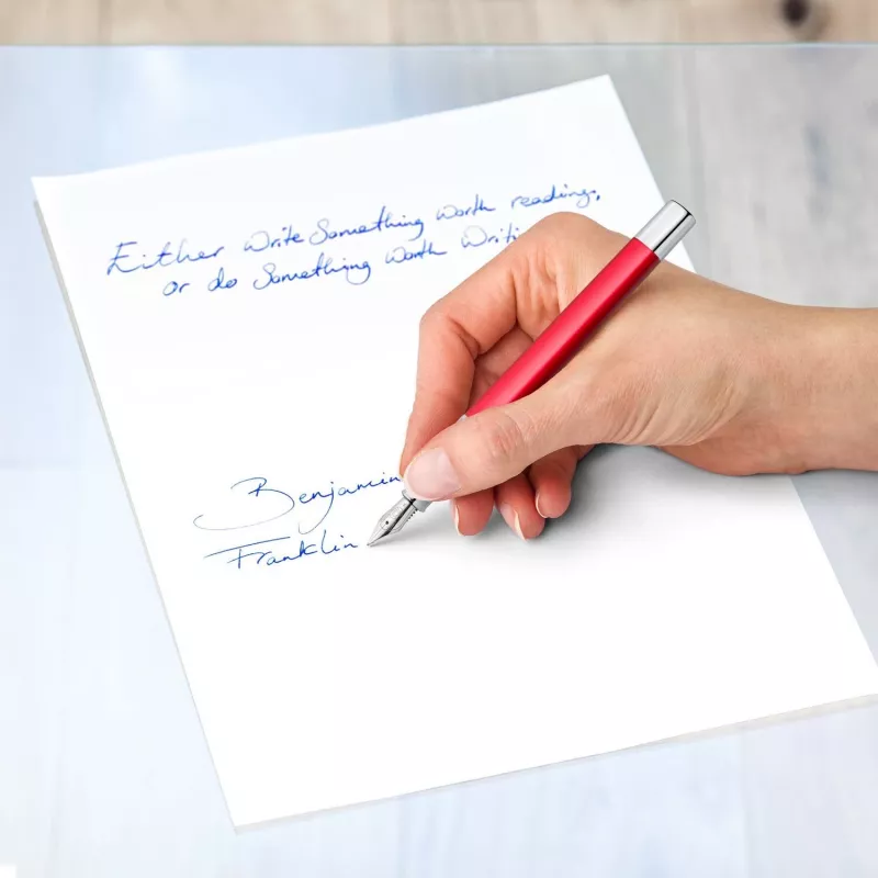 Staedtler Triplus 474 -täytekynä punainen