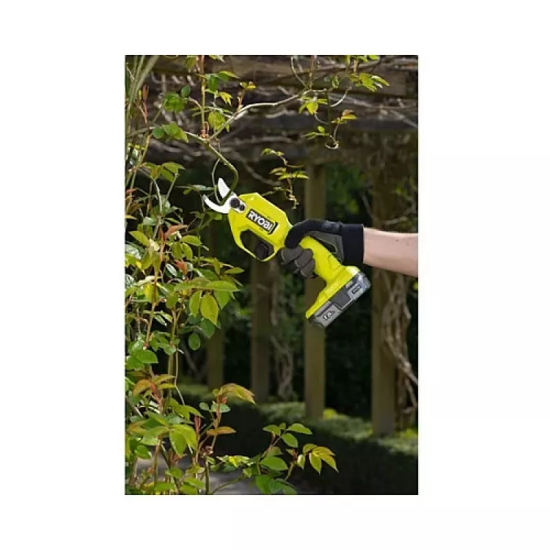 Ryobi oksasakset