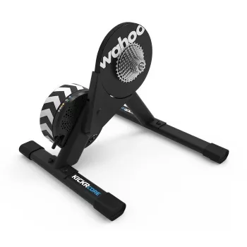 Älykäs harjoitusvastus Wahoo KICKR CORE 2 — magneettinen pyöräilytraineri, hihnaveto, 1800 W max., yhteensopiva 11-vaihteisen kasetin kanssa, Bluetooth/Wi‑Fi/ANT+