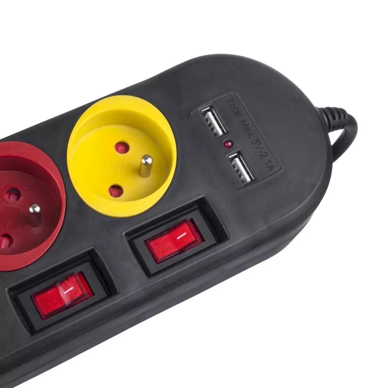 Jatkojohto MACLEAN MCE229B — 4 AC-pistorasiaa, 2× USB-A, 1,5 m kaapeli, 10 A, tyyppi F, sisäkäyttöön, musta