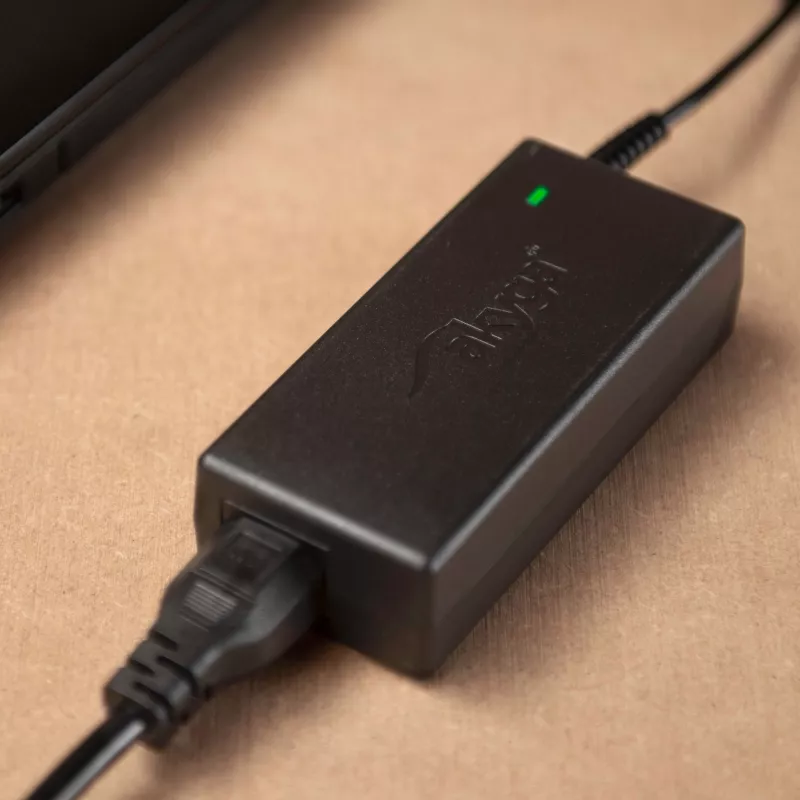 Akyga AK-ND-29 kannettavan tietokoneen virtalähde Lenovo, 90 W, 20 V, 4,5 A, Slim Tip