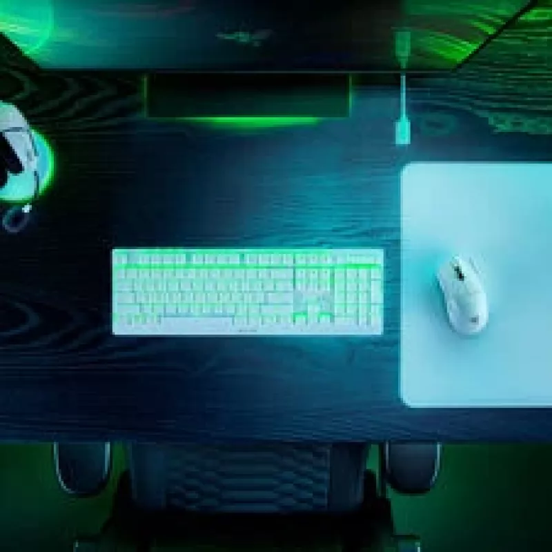 Pelihiiri ja hiirimatto -paketti Razer Viper V3 Pro + Gigantus M — valkoinen