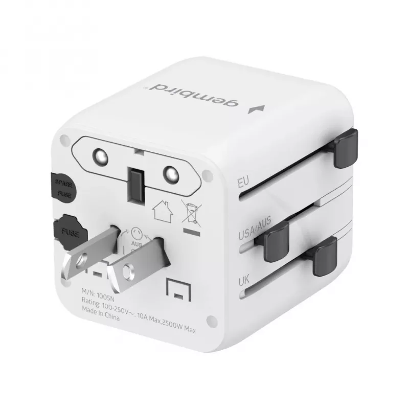 Yleismatkasovitin GEMBIRD TPA-INT-01-W — tulo 100–250 V, Type-G-pistoke, kompaktit mitat 84×56×85 mm