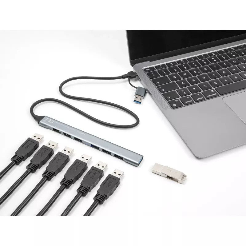 Delock 64273 ohut 7-porttinen USB-keskitin, USB Type-C tai Type-A -> 1x USB 5 Gt/s Type-A + 6x USB 2.0 Type-A