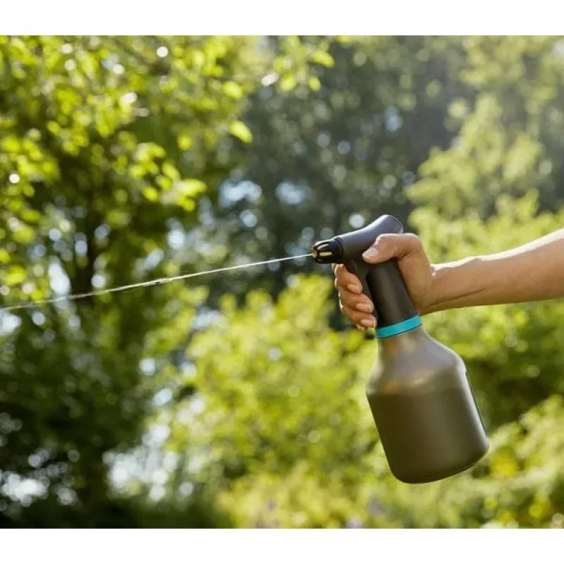 Käsiruisku Gardena 11110-20 0,75 L musta