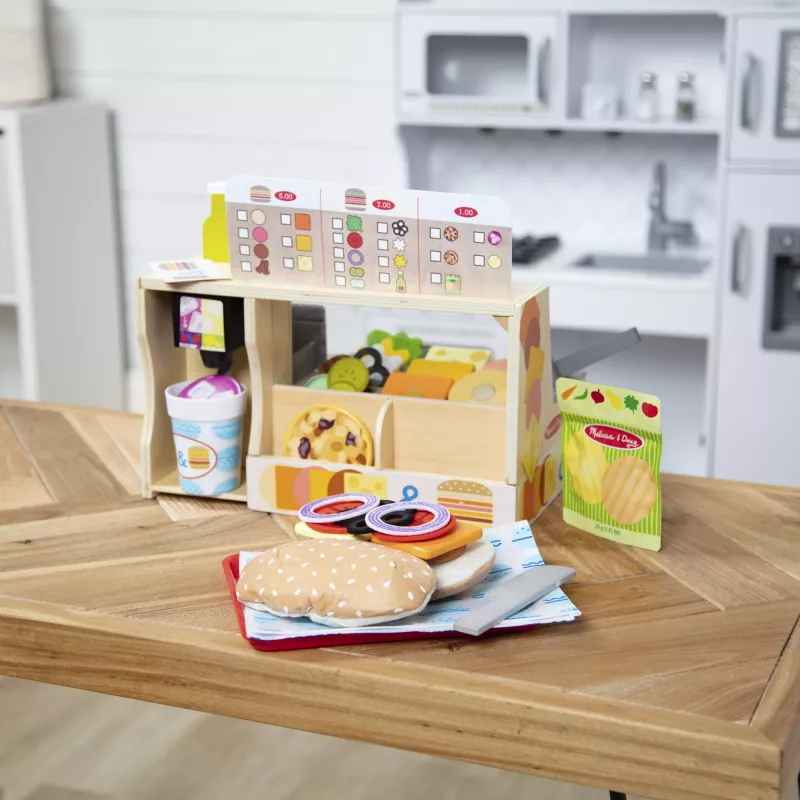 Melissa & Doug puinen voileipätiski leikkelemakoneella – 56-osainen leikkiruokasarja – FSC-sertifioitu