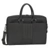 Salkku Rivacase 8135 39,6 cm (15,6 tuumaa) musta