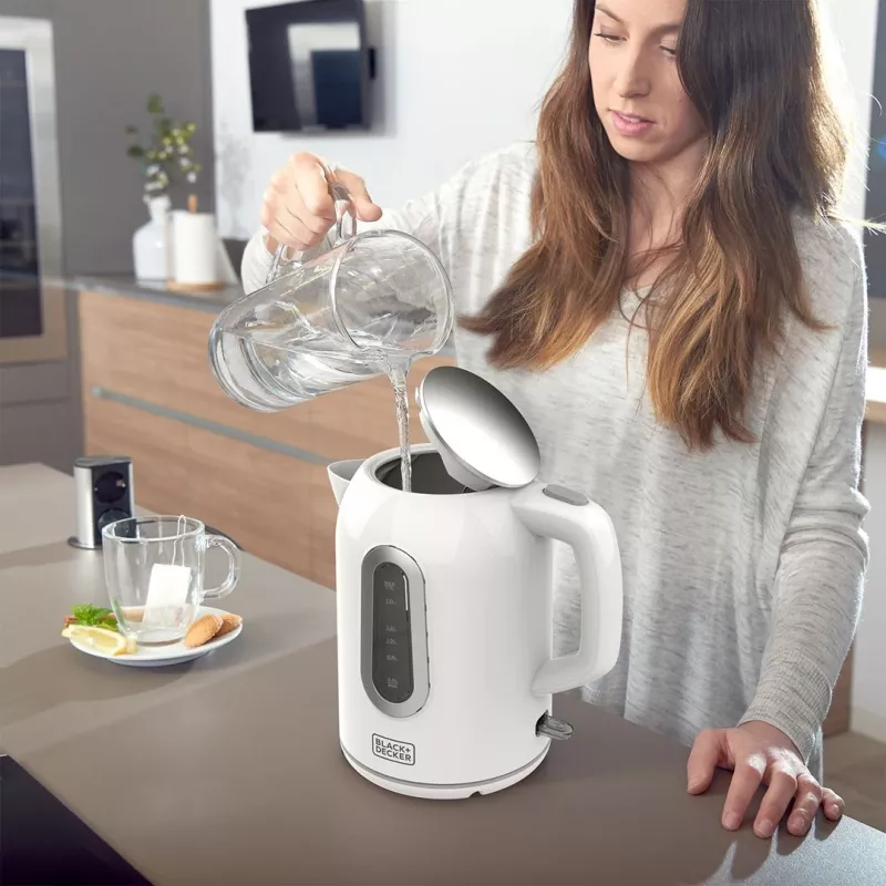 Vedenkeitin Black & Decker 1,7 L 2200 W valkoinen