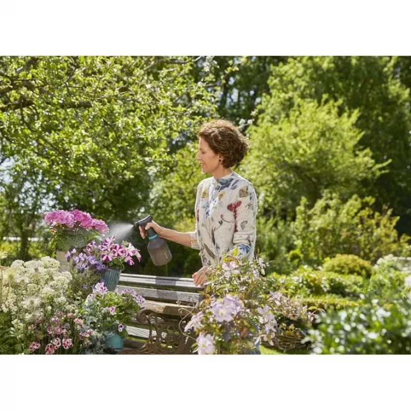 Käsiruisku Gardena 11110-20 0,75 L musta