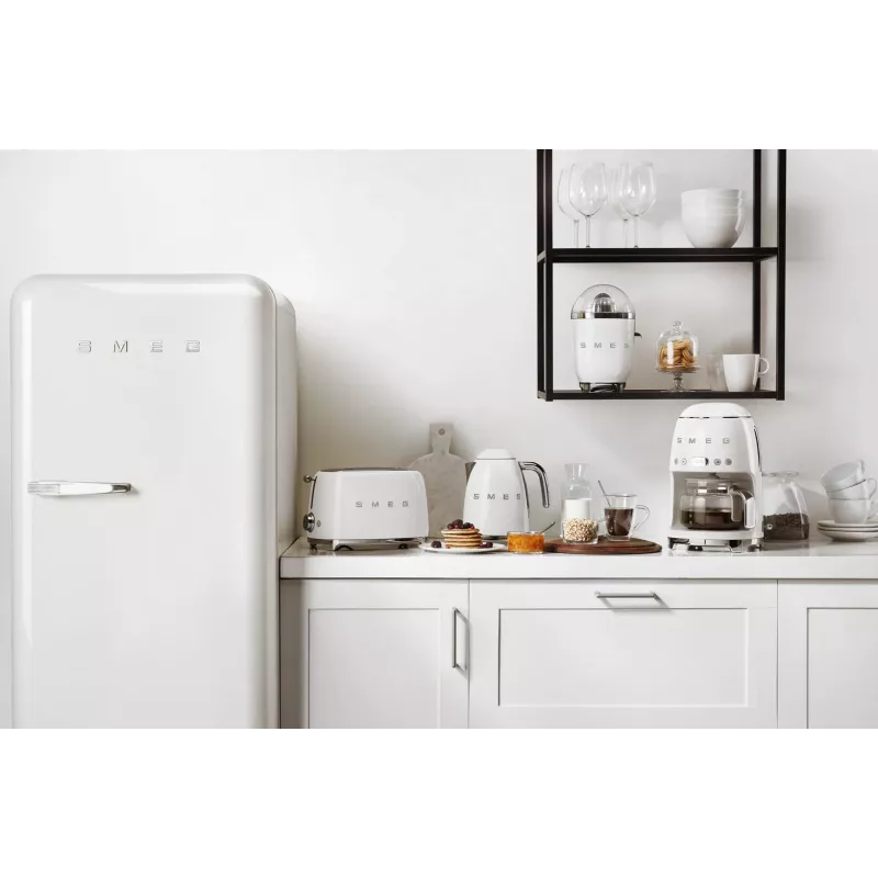 Suodatinkahvinkeitin Smeg 1.4L DCF02WHEU valkoinen