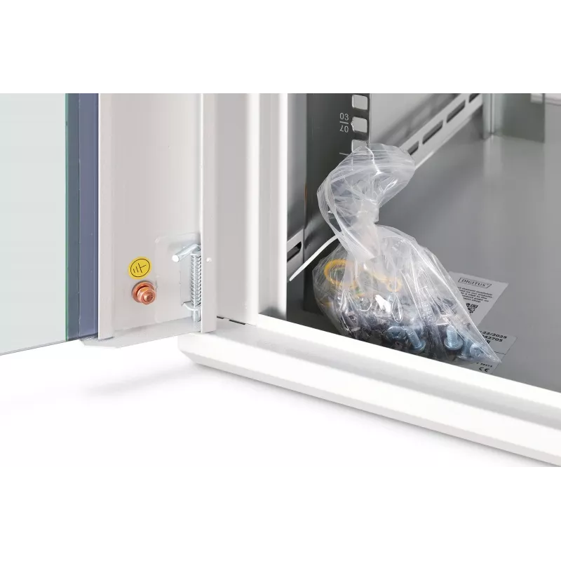Seinäkiinnitteinen 19 tuuman räkkikaappi DIGITUS Dynamic-N DN-37106 — 9U, 600x600 mm, IP20, avainlukko