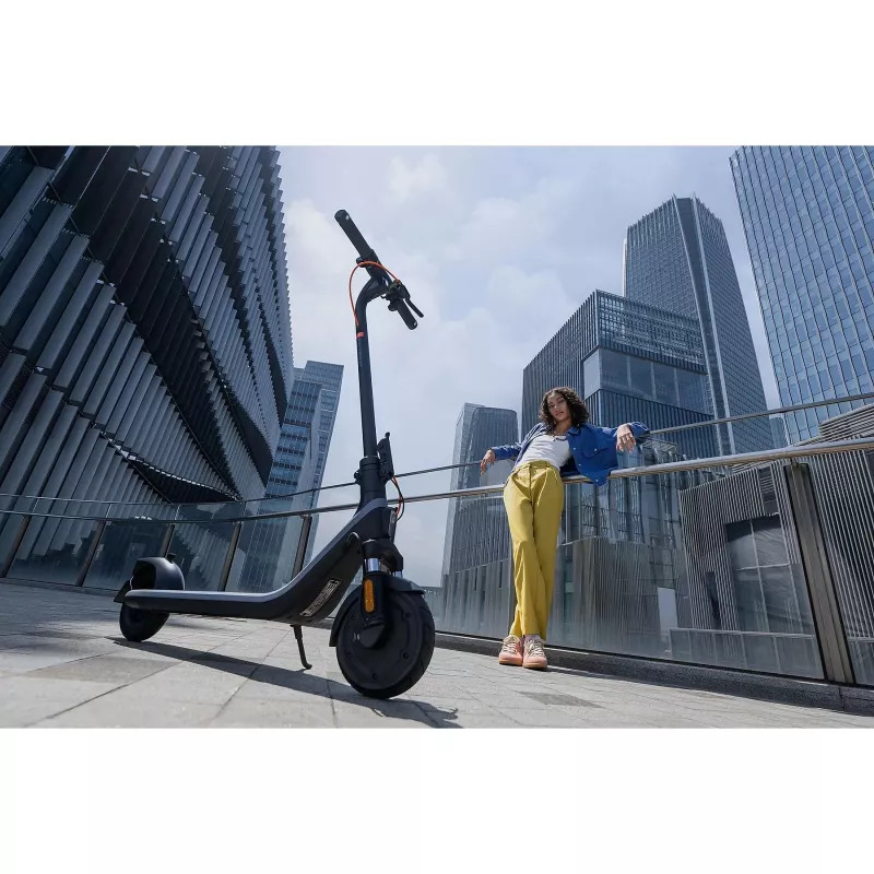 Sähköpotkulauta Ninebot Segway E2 Plus E II by Segway — kaupunkisähköpotkulauta työmatkailijoille