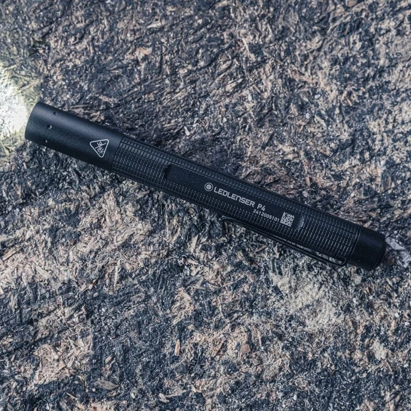 Ledlenser P4 LED-kynätaskulamppu, musta