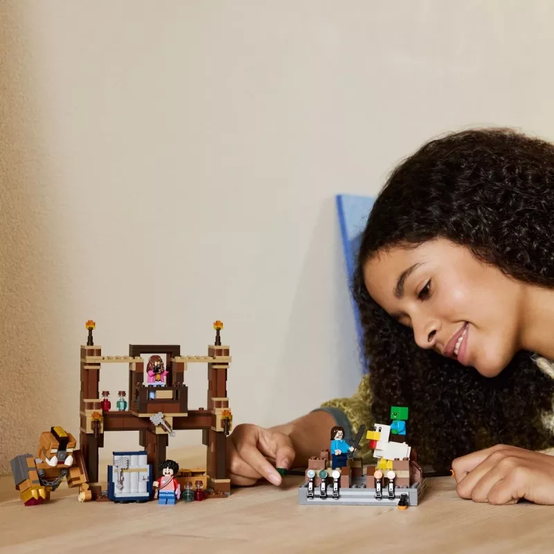 LEGO MINECRAFT 21272 Metsän kartanon taisteluareena