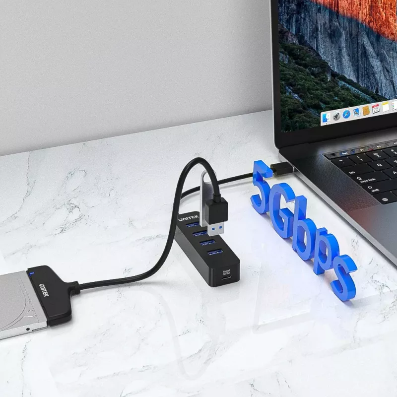 UNITEK uHUB Q4 USB 3.2 Gen 1 (3.1 Gen 1) Type-A 5000 Mbit/s musta