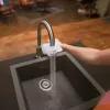 Vesihanasuodatin BRITA ON TAP V CU CE2 (1052067) — 4-vaiheinen, 600 L kapasiteetti, 3 tilaa, 5 sovitinta, valkoinen