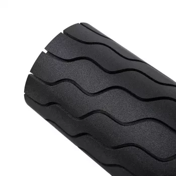 Therabody rullahierontalaite Theragun Roller Universal musta — 5 nopeutta, värisevä, 1,5 kg, 12 V, 180 min akku