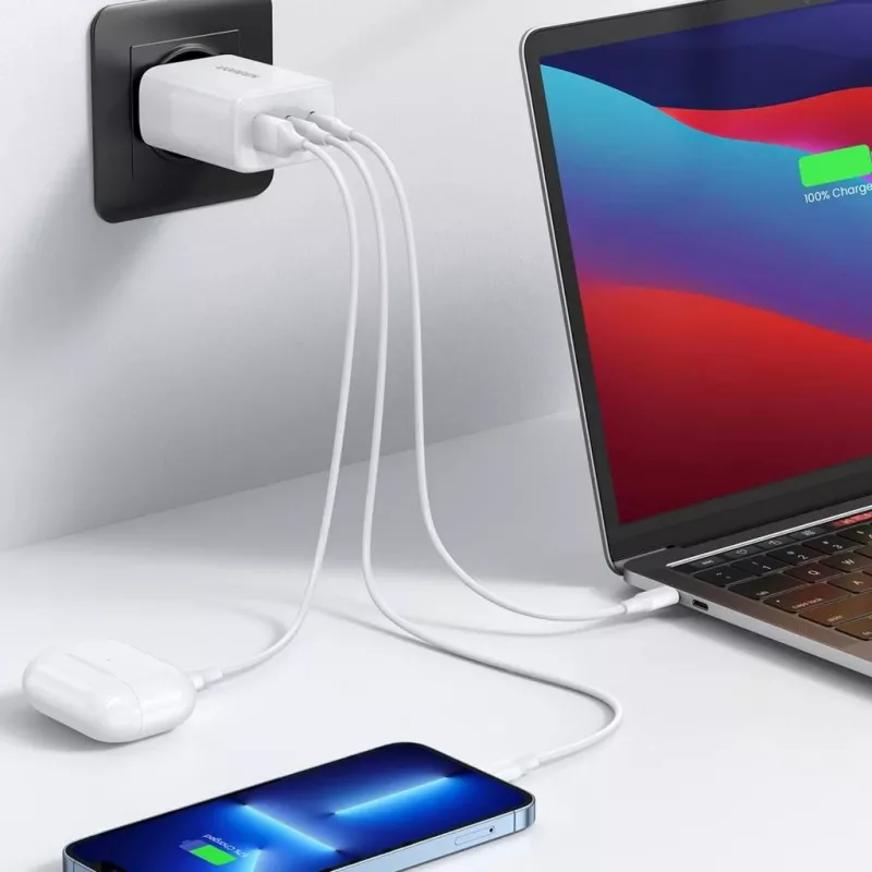 Seinälaaturi UGREEN CD275 2× USB Type-C 65W valkoinen — Dual-USB-C 65W pikalataus, 100–240V tulo