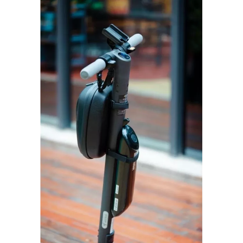 Segway AC.00.0000.38 tuote 4 l musta