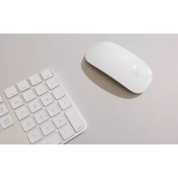 Twelve South DeskPad - pöytäalusta vegaanisesta nahasta