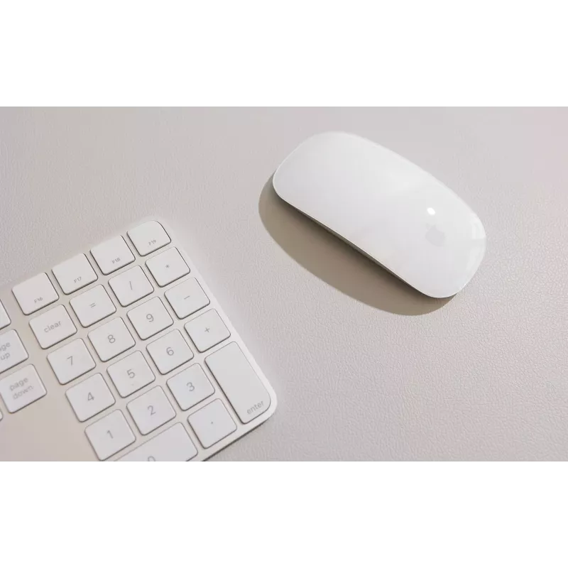 Twelve South DeskPad - pöytäalusta vegaanisesta nahasta