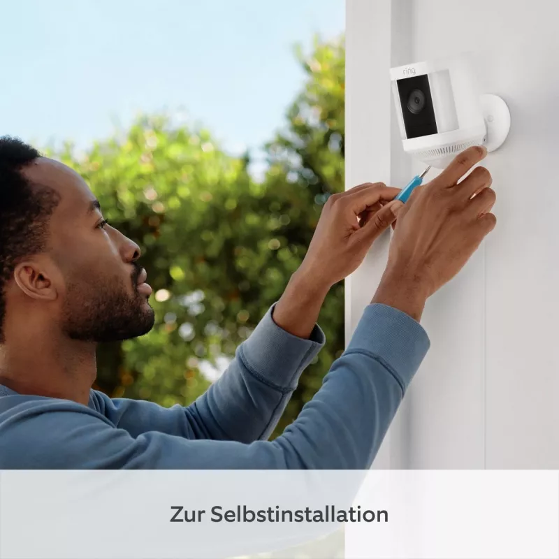 Ring Spotlight Cam Plus Plug-In verkkovalvontakamera ulkokäyttöön