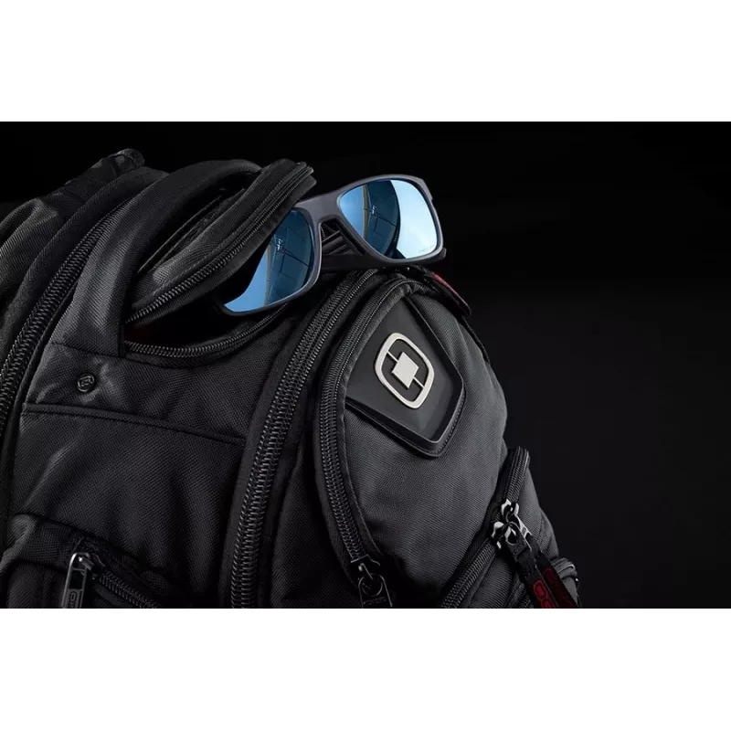 OGIO reppu RENEGADE RSS BLACK PINDOT P/N: 111071_317