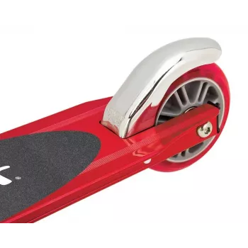 Potkulauta Razor S Kids — metallirunko, lapsille 5-vuotiaasta, musta/punainen, 2,43 kg, mitat 595×155×115 mm